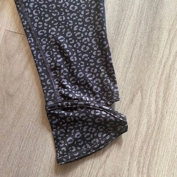 All in motion, athletic spandex ruched capris 7/8 - Picture 2 of 4